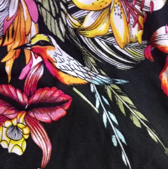 Bold black and floral print bodysuit - Picture 6 of 8